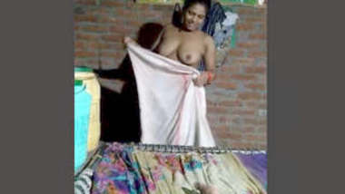 Sex hot in Kanpur mom have Desi Mom